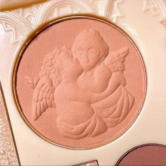 Radiant Angel Embossed Makeup Palette - Picture 8 of 14
